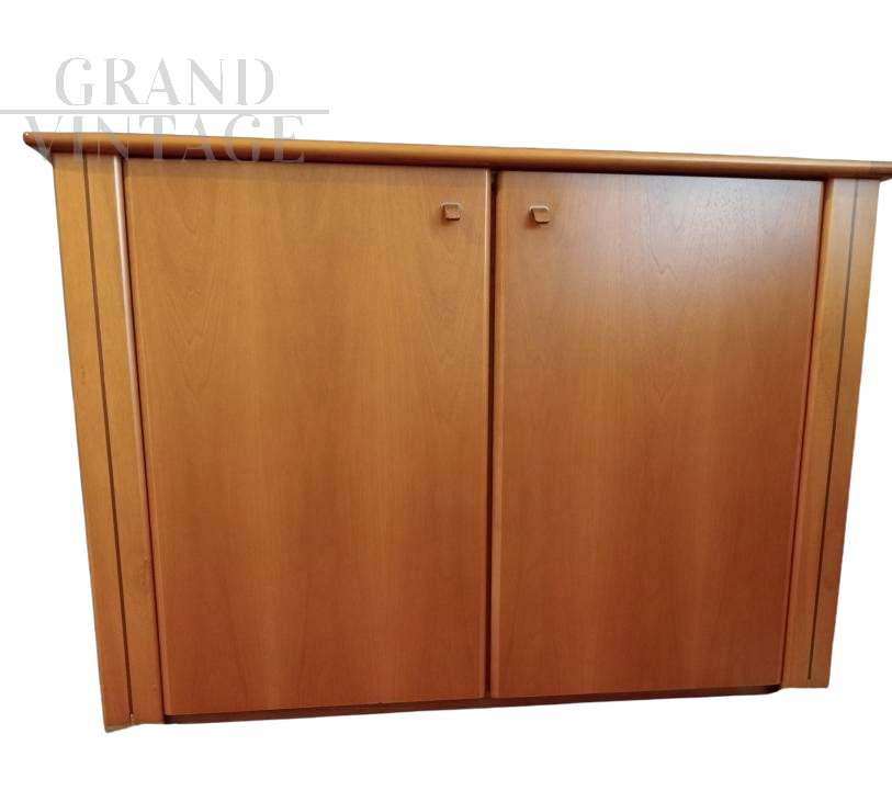 Credenza Mou design di Afra e Tobia Scarpa per Molteni                            