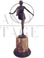 Scultura ballerina con cerchio