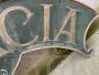 Grande insegna di farmacia anni '40 in legno