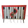 Credenza a due ante in vetro rosso e ottone dorato                            