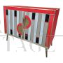 Credenza a due ante in vetro rosso e ottone dorato                            