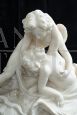 Scultura antica con Amore e Psiche di epoca Napoleone III Francese in alabastro                            