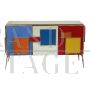 Credenza a tre ante in vetro colorato con maniglie illuminate                            