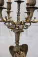 Coppia di grandi candelabri antichi elettrificati in bronzo a 7 luci, XIX secolo