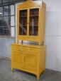 Credenza vintage in rovere laccata gialla, anni '20                            