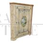 Credenza ad angolo laccata in stile tirolese