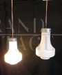 Coppia lampade a sospensione vintage in vetro bianco opalino, anni '60