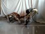Chaise longue Pierre Cardin dorata in pelle di vacchetta