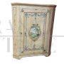 Credenza ad angolo laccata in stile tirolese                            