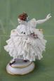 Coppia di statuine antiche con ballerine in ceramica Capodimonte, secolo XIX