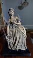 Scultura di dama anni '40 in terracotta patinata firmata Tomuti                            