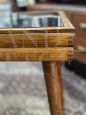 Raffinato tavolino grissinato in legno attribuito a Gio Ponti
