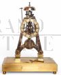 Orologio a pendolo Dent London in ottone con teca di vetro                            