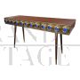 Consolle lunga in ottone con inserti circolari in vetro blu