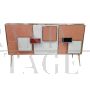 Credenza a tre ante in vetro bianco e rosa                            