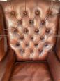 Coppia di poltrone Chesterfield in pelle marrone anni '50                            