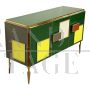 Credenza a tre ante in ottone e vetro verde e colorato