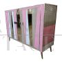 Credenza a due ante con geometrie in vetro rosa e ottone 