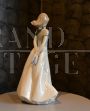 Statuetta di donna in porcellana Nao Porcelain 