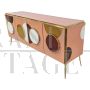 Credenza illuminata in vetro colorato e decorato con cerchi