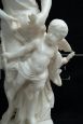 Scultura antica di fanciulla con putto in marmo bianco statuario