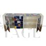 Credenza in vetro multicolore con maniglie dorate sagomate