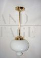 Lampada a sospensione mid century in ottone e vetro bianco