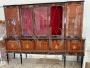 Grande credenza con vetrina vintage in mogano con intarsi