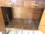 Credenza vintage in mogano a 3 gambe