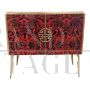 Credenza a due ante in vetro colorato rosso e nero                            