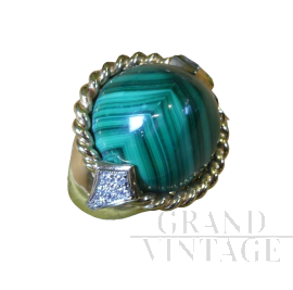 Anello d'oro con brillanti e malachite                            