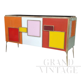 Credenza a tre ante in vetro colorato con maniglie retroilluminate                            