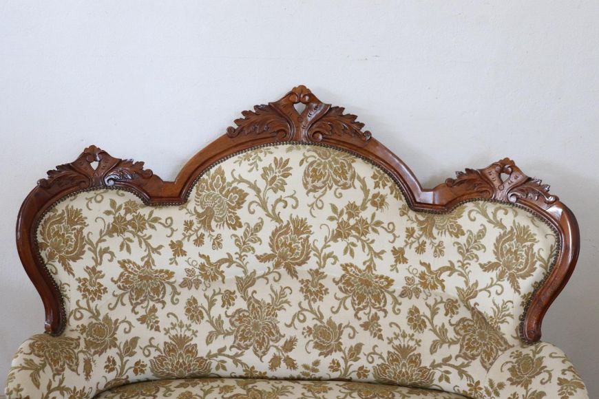 Antique living room set in walnut with sofa, armchair and footrests ...