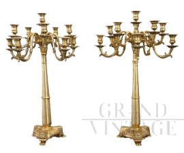 Coppia di candelabri antichi in bronzo dorato del XIX secolo                            