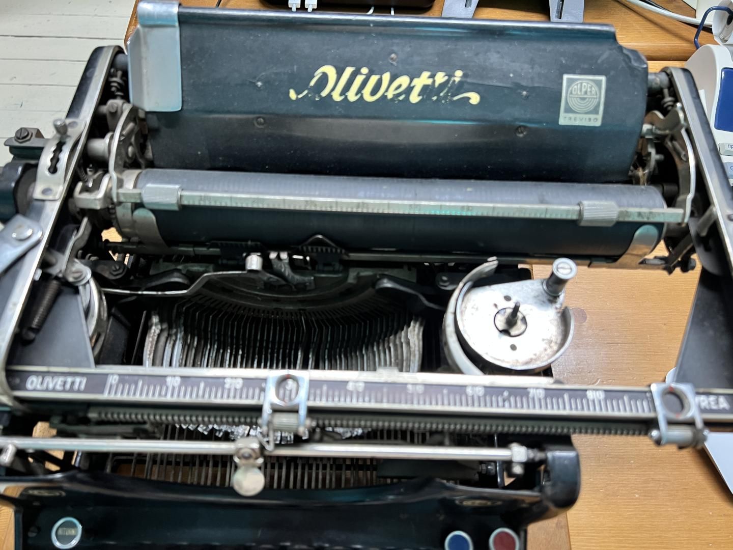 Olivetti M20 typewriter
