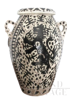 Large antique Cantagalli jar vase with medieval decoration