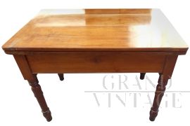 Mid 19th century extendable dining table