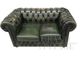 CHESTERFIELD SOFA: 2 SEATS