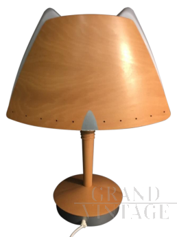 Lucid design wooden table lamp