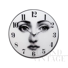 Orologio da parete design Fornasetti in vetro, Italia anni '90                            