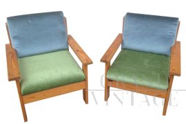 PAIR OF ARMCHAIRS IN PINE WOOD WITH VELVET CUSHIONS