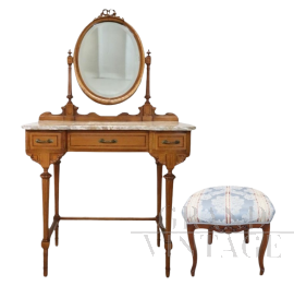 Refined dressing table with stool from the early 1900s