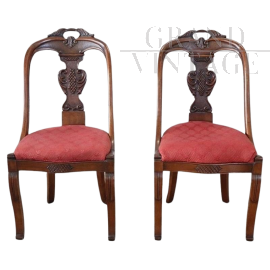 Coppia di sedie antiche a gondola in noce, XIX secolo                            