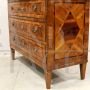 Louis XVI chest of drawers in inlaid and threaded walnut, Italy 18th century