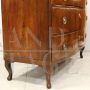 Louis XV chest of drawers in walnut, 18th century Italy