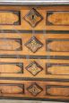 Important baroque chest of drawers in inlaid walnut, Italy 17th century