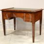 Antique desk from the Directoire era in walnut, 19th century Italy