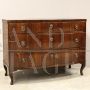 Louis XV chest of drawers in walnut, 18th century Italy