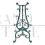 Wrought iron vase holder pedestal