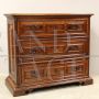 Antique Italian chest of drawers from the 17th century in walnut